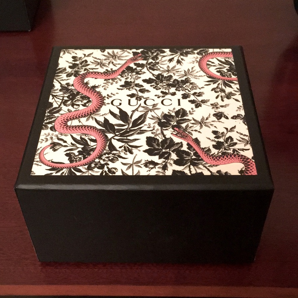 Gucci jewelry accessory box and pouch - Picture 3 of 11